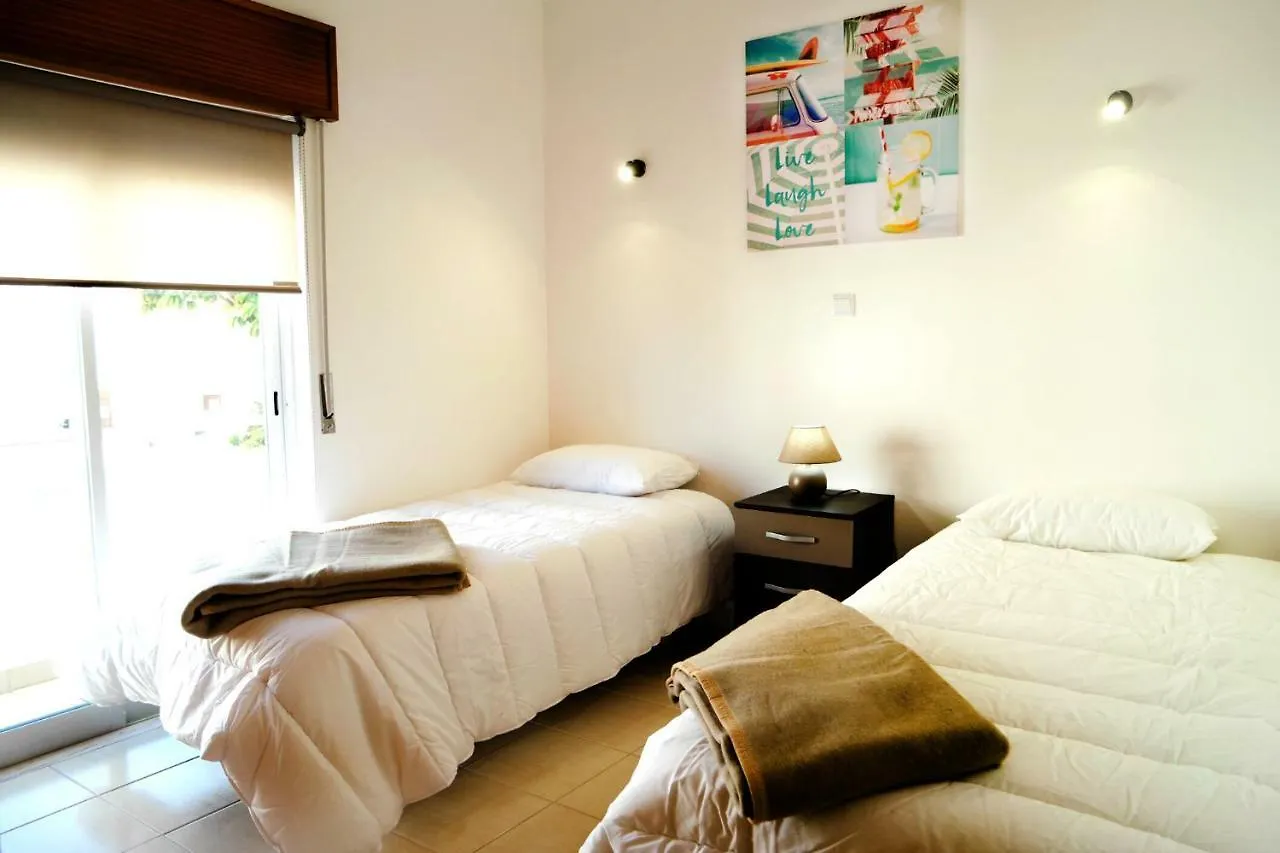 Louise Guest House Lagos Bed & Breakfast