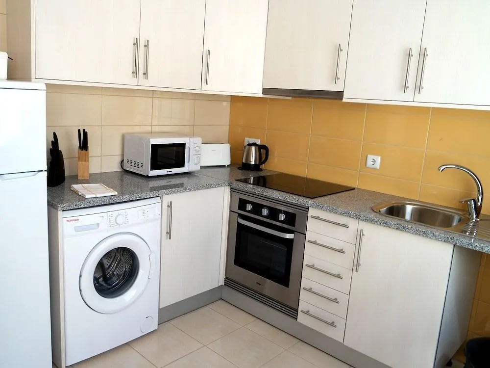 Louise Guest House Lagos Bed & Breakfast